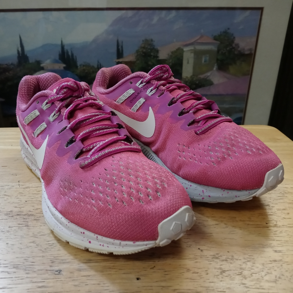 👟👟NIKE AIR PINK ZOOM STRUCTURE🛍👡GET YOUR PINK COLORS ON.👚🩱 - Picture 11 of 16